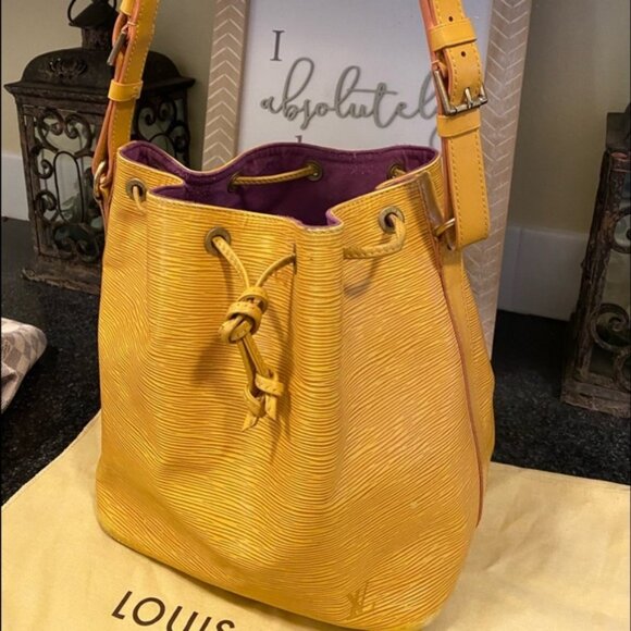 LOUIS VUITTON Leather LV Petit Noe Yellow Epi Shoulder Bucket Bag - Picture 3 of 17